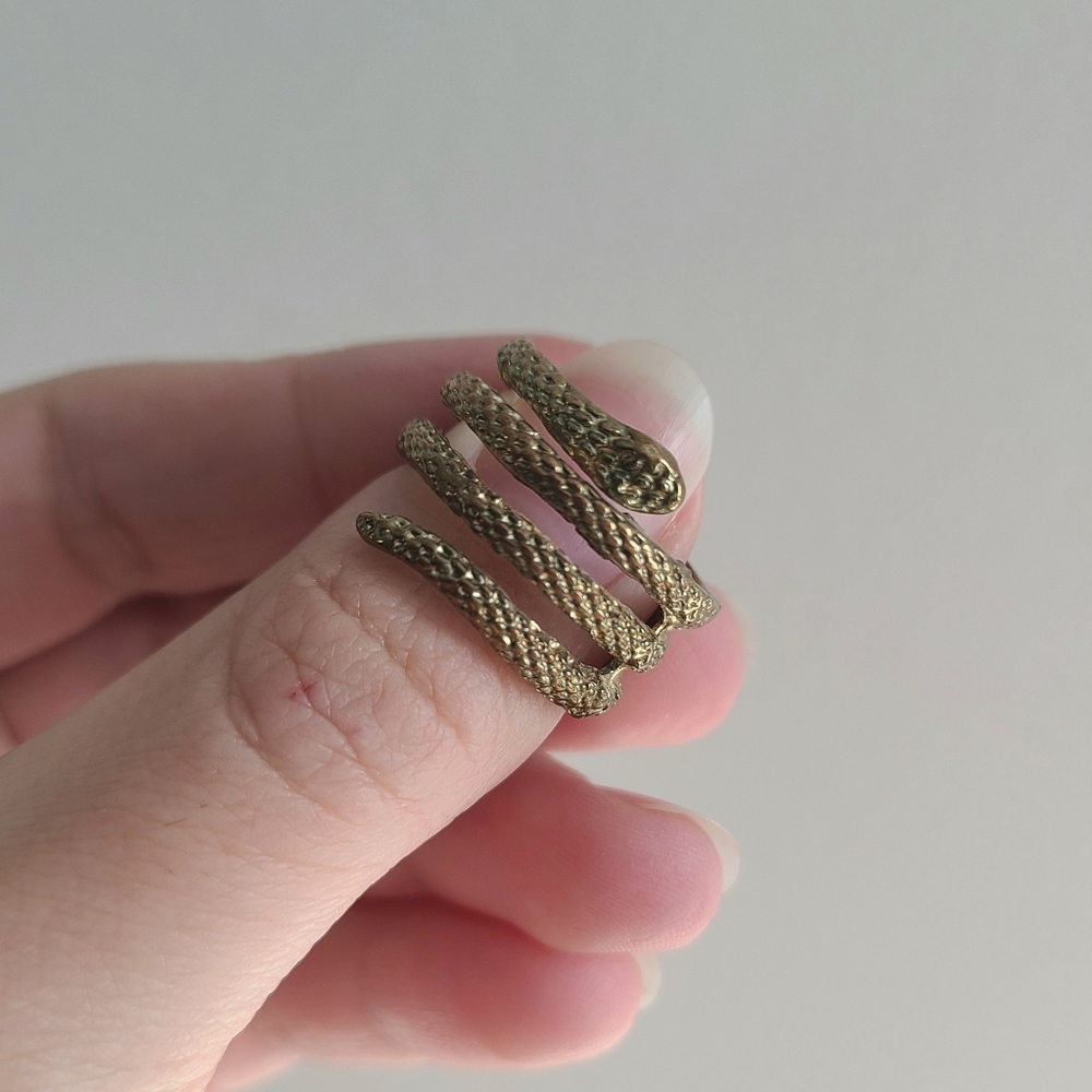 Free w. Purchase- Snake Ring